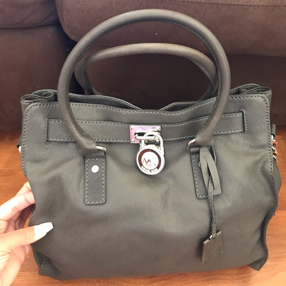 MICHAEL KORS LARGE HAMILTON SOFT LEATHER BAG